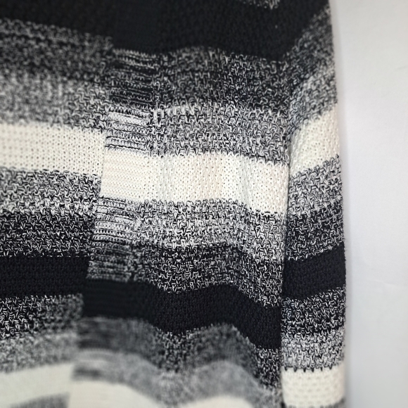 Calvin Klein Monochrome Black Cream Striped Cardigan Womens Size Med #62 - Picture 5 of 8